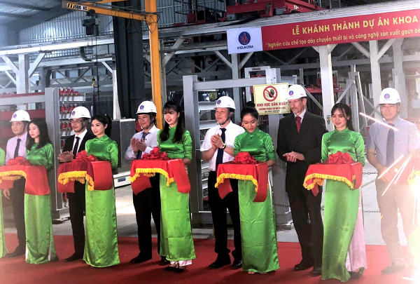 Lễ khánh thành dây chuyền sản xuất bê tông khí thuộc đề tài Khoa học công nghệ cấp Nhà nước và ra mắt sản phẩm công nghệ xanh cho xây dựng hiện đại